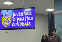 Representante do Parlamento Jovem participa de sessão na Câmara